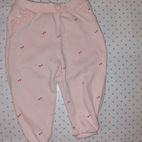 BABY B'GOSH:  Baby Girl's Pull-On HEARTS Fleece Sweatpants /  Joggers - 24M - Picture 2 of 3